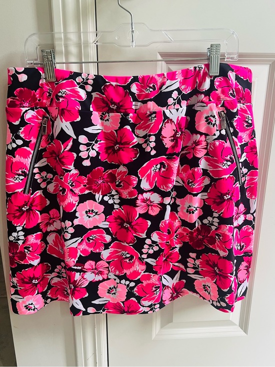 Tail Dresses & Skirts - Tail Skort. NWOT. Large